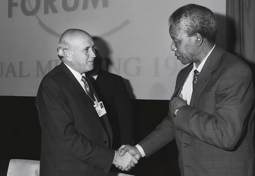 25 Motivational Quotes By Nelson Mandela To Spark Your Inner Strength 5 FW De Krerk With Mandela