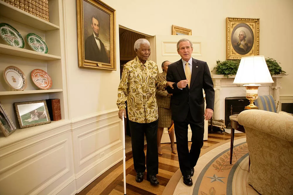 25 Motivational Quotes By Nelson Mandela To Spark Your Inner Strength 6 President George W. Bush and Former President Nelson Mandela of South Africa Meet in the Oval Office jpg